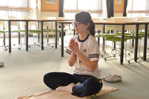 中学3年生 第4回乙女塾「集中力アップとヨガ」